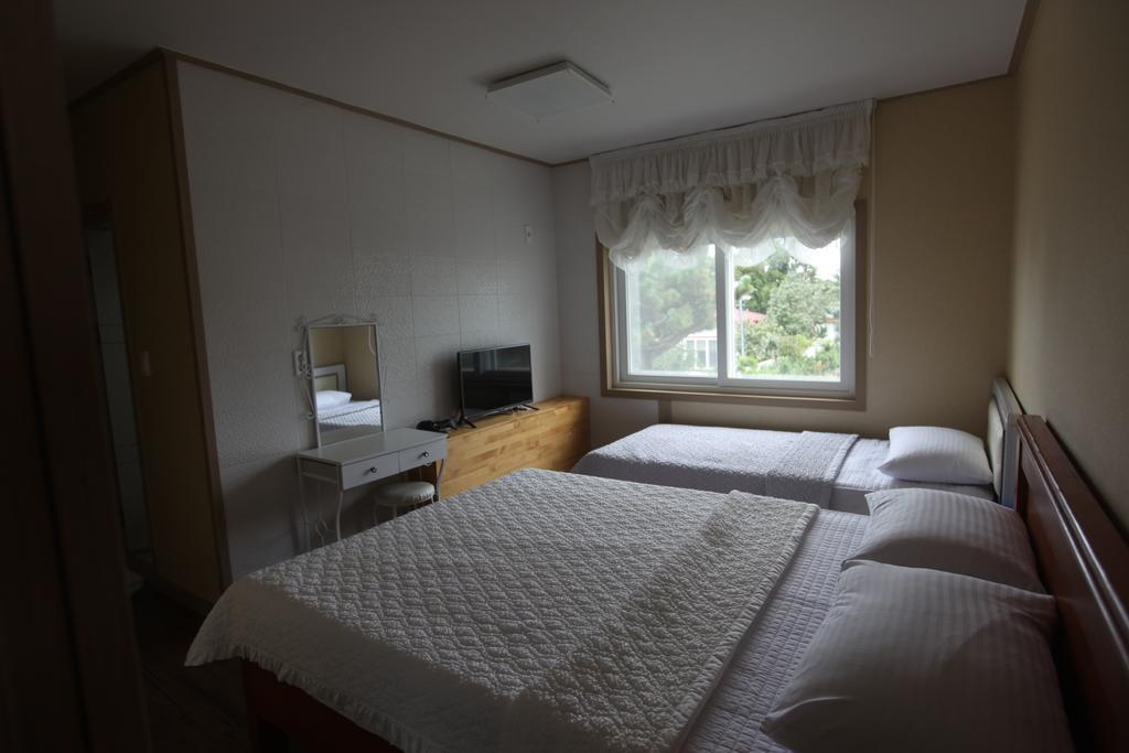 Good Day Pension Seogwipo Habitación foto
