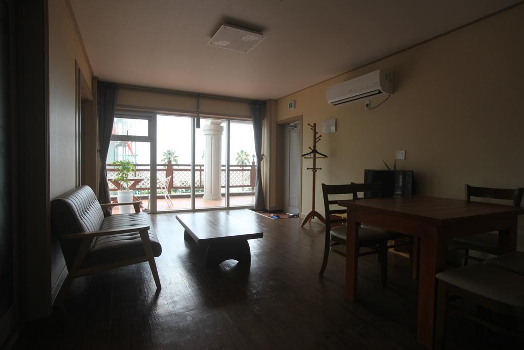 Good Day Pension Seogwipo Habitación foto