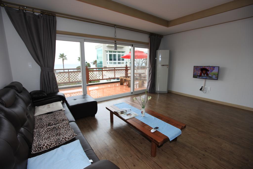 Good Day Pension Seogwipo Habitación foto
